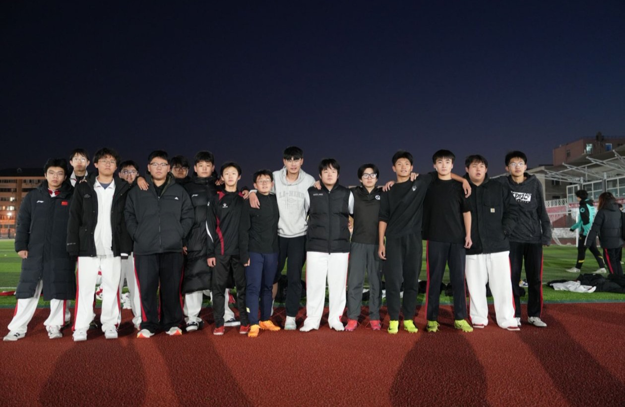 足球社“热血绿茵”校园足球比赛圆满落幕